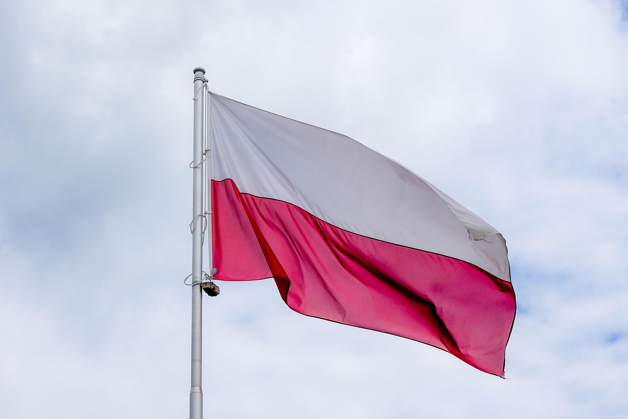 flag, mast, poland, wind, symbol, fluttering